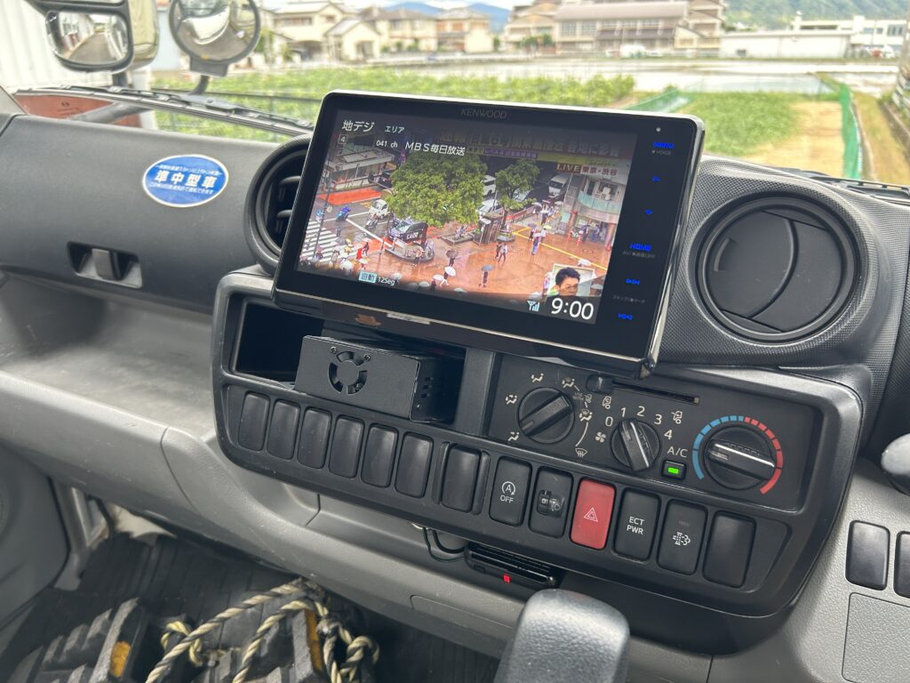 KENWOOD　彩速ナビ
MDV-S811HDF取り付け